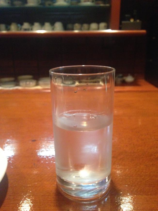 ビールの入ったグラス

自動的に生成された説明