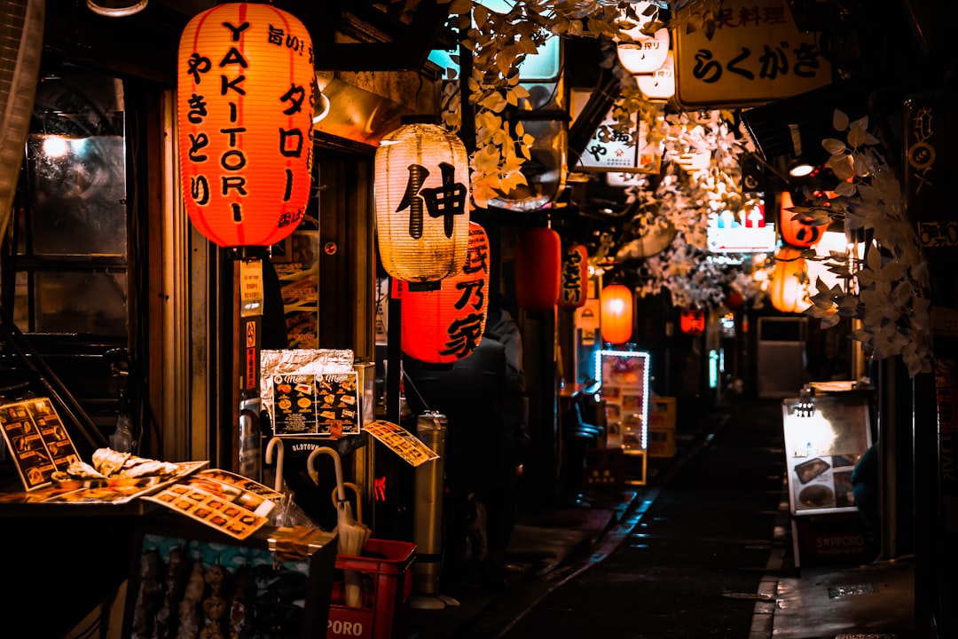 深夜でも一人で入りやすい店であり続けるための直営主義