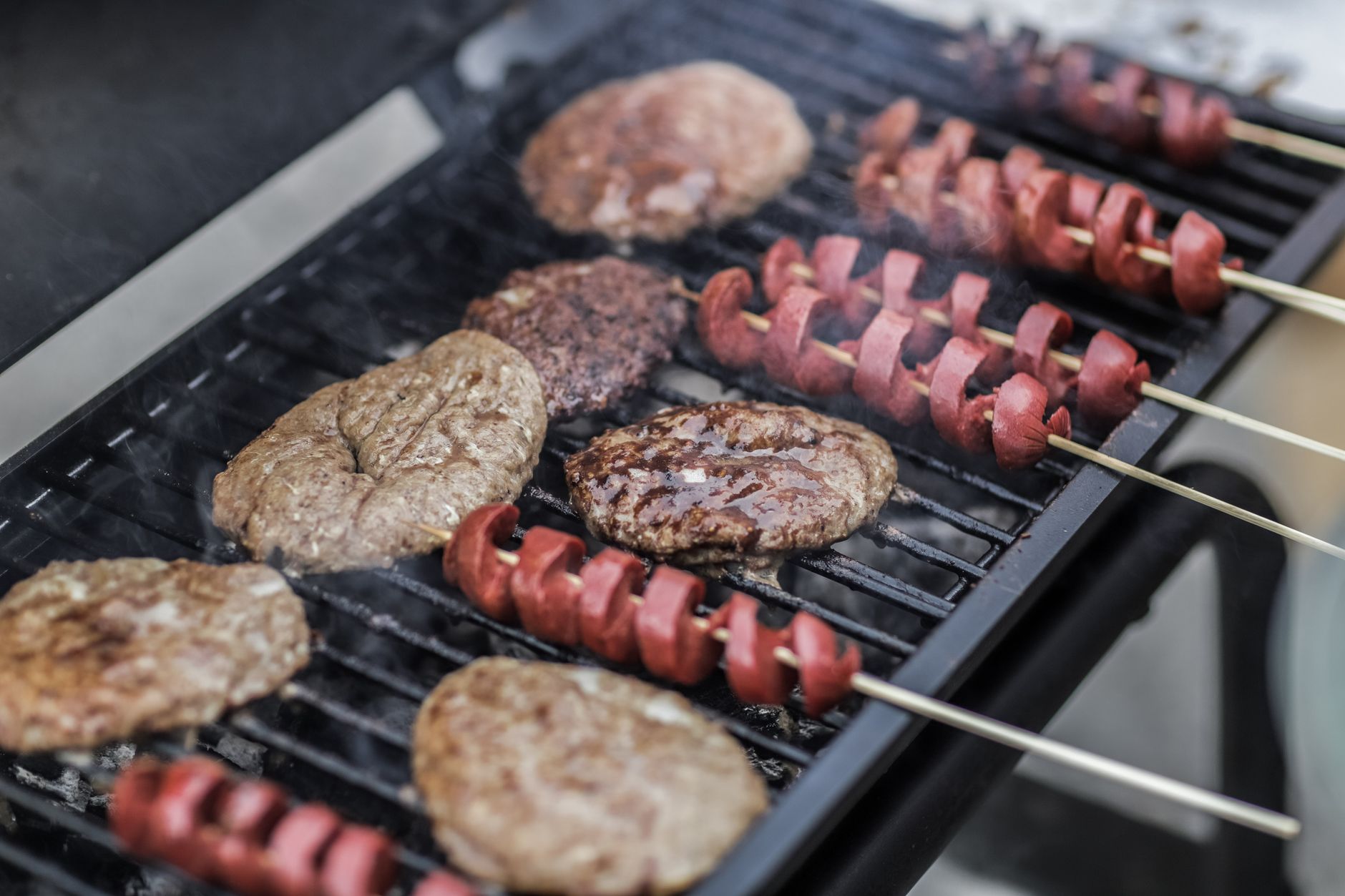 バーベキュー作法一覧|世界の焼き方の違いと「焼き奉行」が生まれる理由