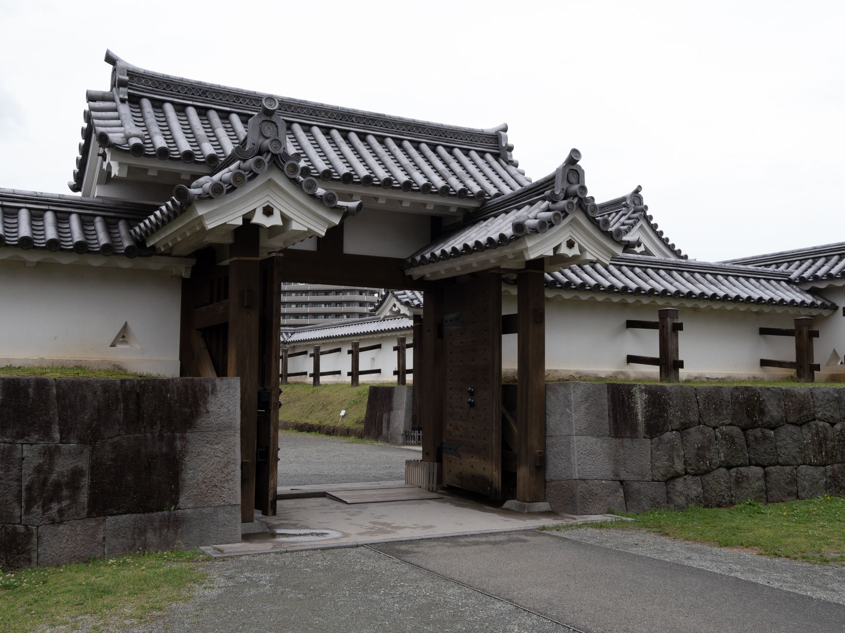 花火の種類一覧|割物・ポカ物・スターマインの違いから号数・色・音の仕組みまで徹底解説
