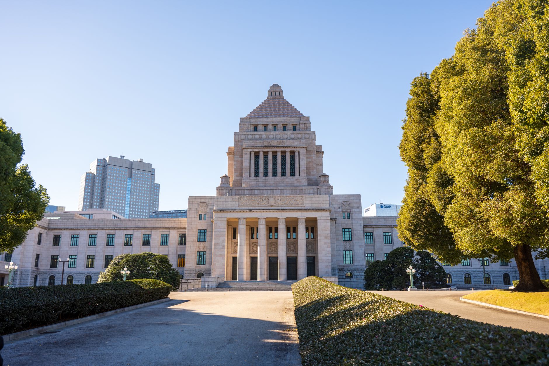 懲役の最長記録はなぜ14万年を超えるのか、日本の上限30年と比べてわかること